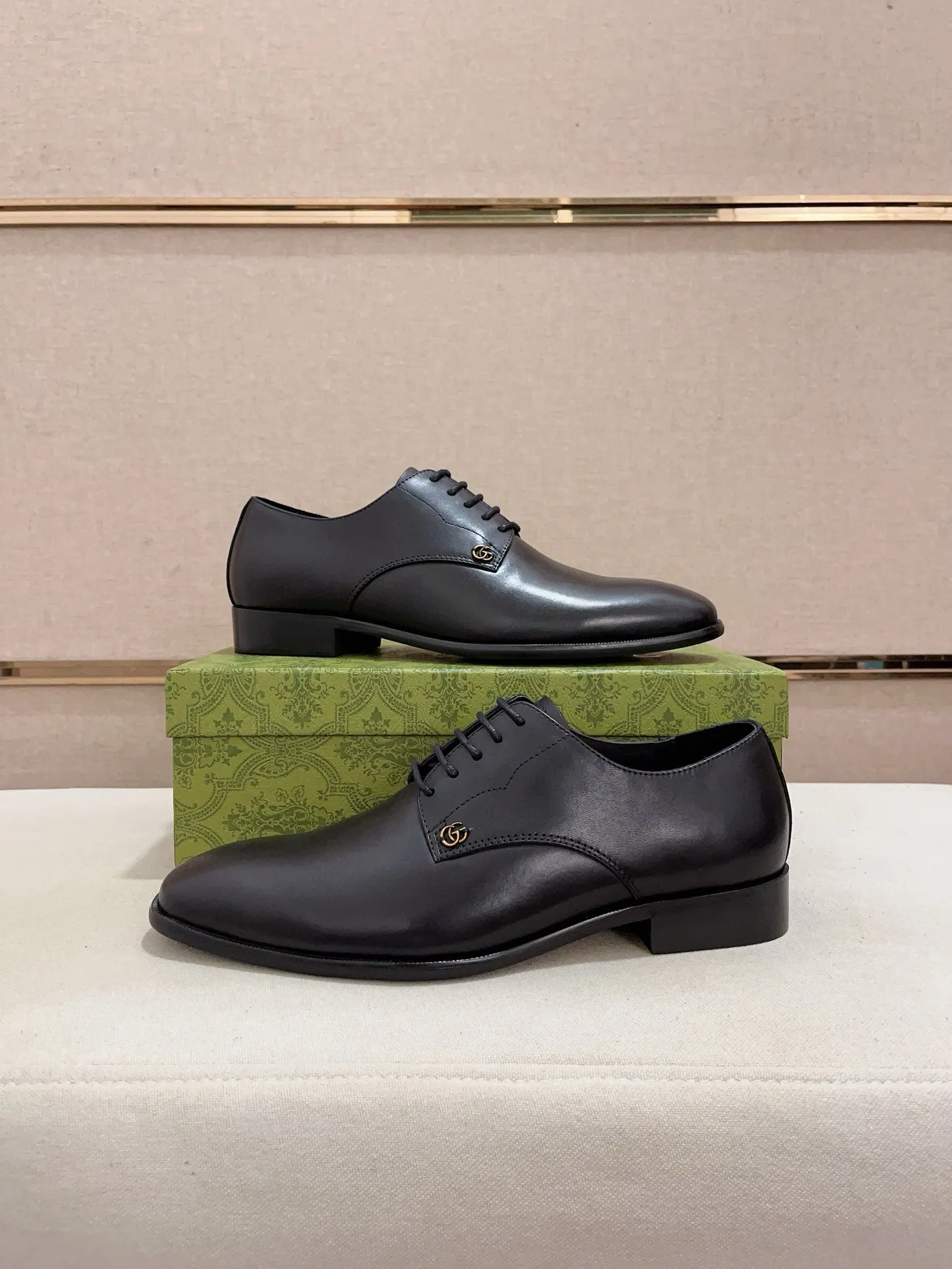 Men's shoes 💰: 520💰 (GUCCI) new series ss hot new products 💢 💠 Casual leather shoes 👞, first layer of cowhide, upper hardware buckles and logo on the sides of the shoe, brand logo on the insole and sole 💠 💎Upper: 100% cowhide 💎Inner: cowhide/100% 💎Feet: cowhide/100% 💎Sole: rubber/100% 💎SIZE: 38 39 40 41 42 43 44 Can be customized 45